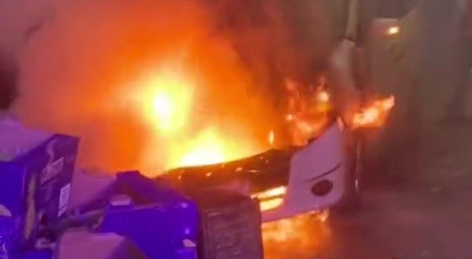 Bursa'da alev topuna dönen araç kamerada