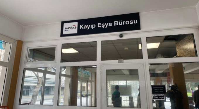 Toplu ulaşımda unutulan eşyalar, sahiplerini bekliyor