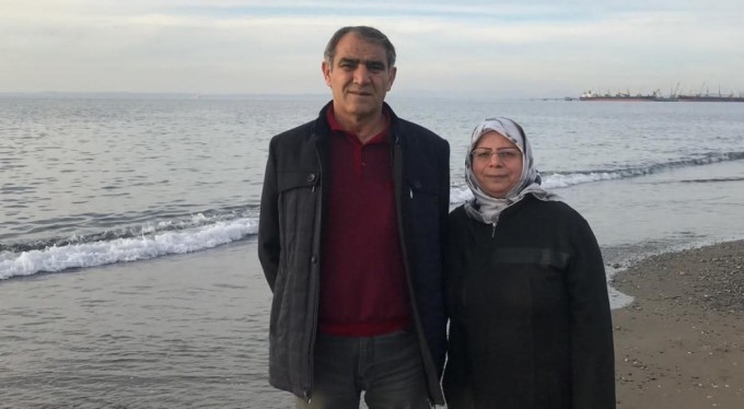 Yarım saat arayla kalp krizi geçirerek hayatını kaybeden çift, toprağa verildi