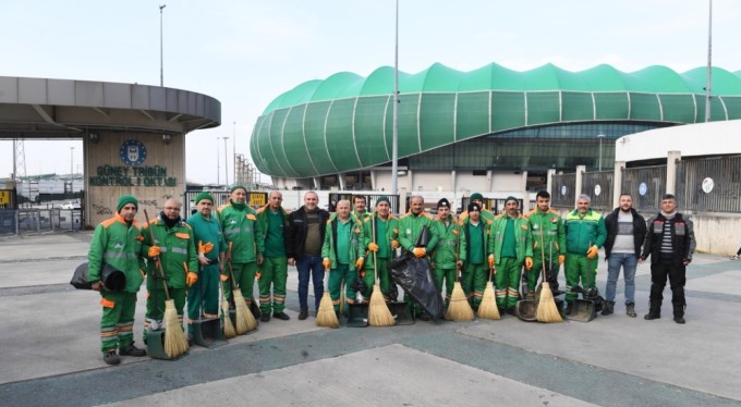 Stadyumun temizliğine Osmangazi desteği