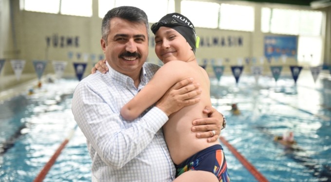 Tek koluyla şampiyonluğa kulaç atıyor