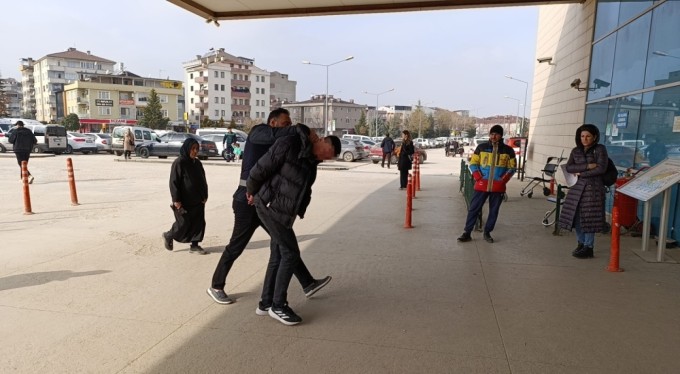 Bursa'da genci alıkoyarak annesinden para isteyen 3 şüpheli yakalandı