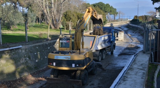 Büyükşehir'den dere temizliği