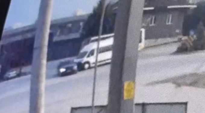 Bursa'da öğrenci servisi otomobille çarpıştı: 6'sı öğrenci 10 yaralı