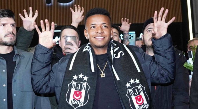 Keny Arroyo İstanbul'a geldi