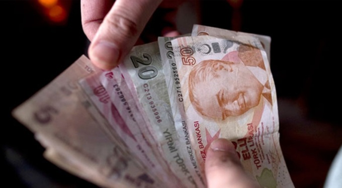 Emeklilerin zam farkı ödemeleri yarın hesaplara yatırılacak