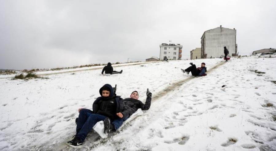Tüm şehirde okullar yarın tatil