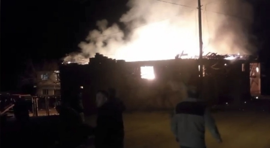 Bursa'da depoda çıkan yangın köylülerin yardımıyla söndürüldü