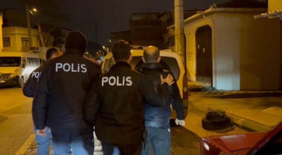 Bursa'da ekiplerin devriye sırasında şüphelendikleri otomobilin sürücüsü alkollü çıktı