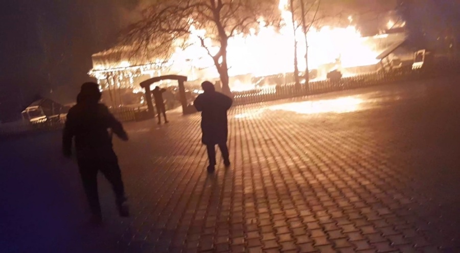 Bursa'da alevlere teslim olan restoran kullanılamaz hale geldi