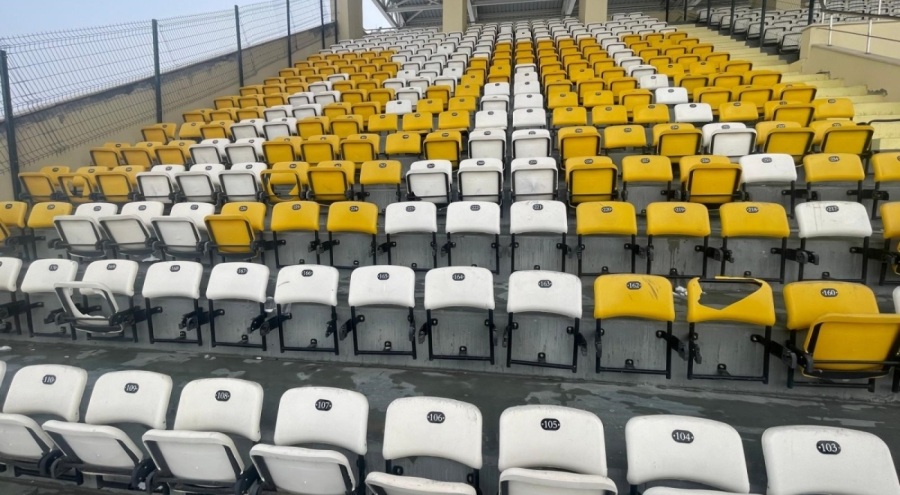 Bursaspor maçında 300 koltuk kırıldı
