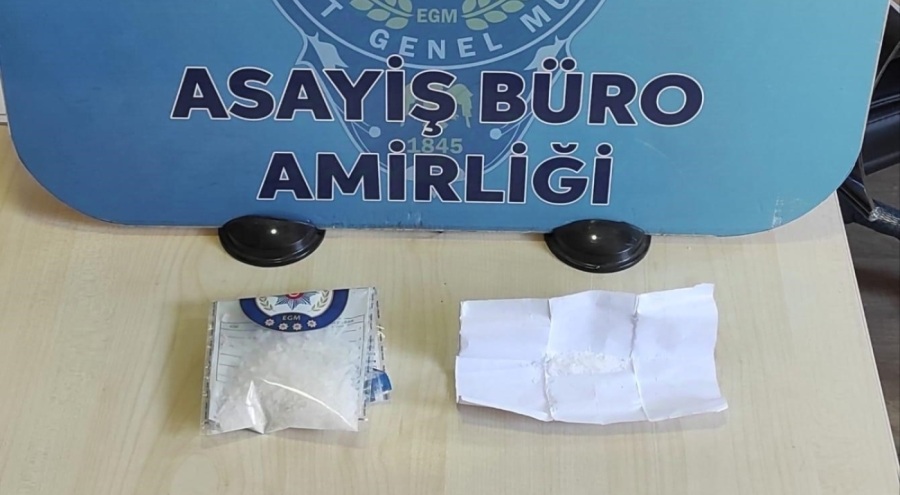 Bursa'da polisten kaçan otomobilden uyuşturucu çıktı