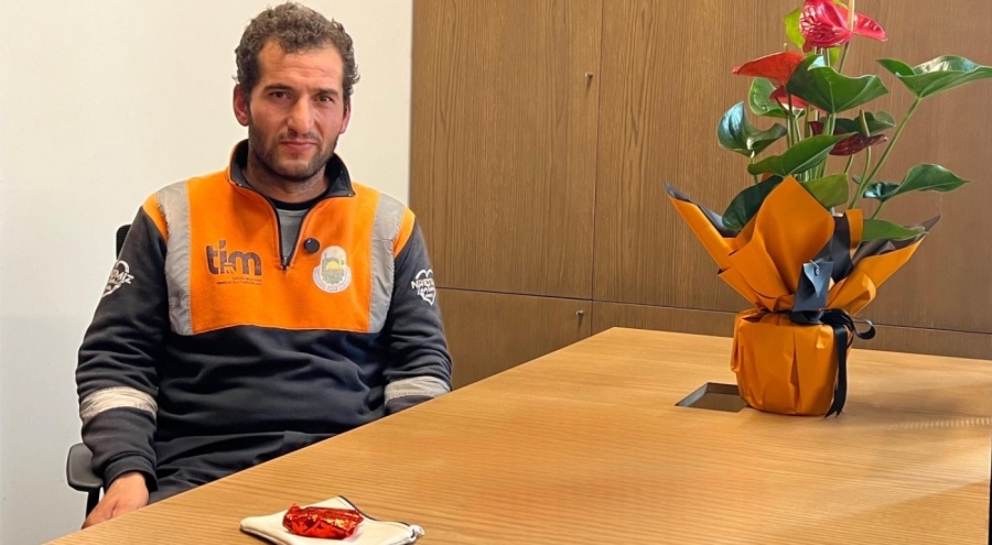 Temizlik personelinden örnek davranış