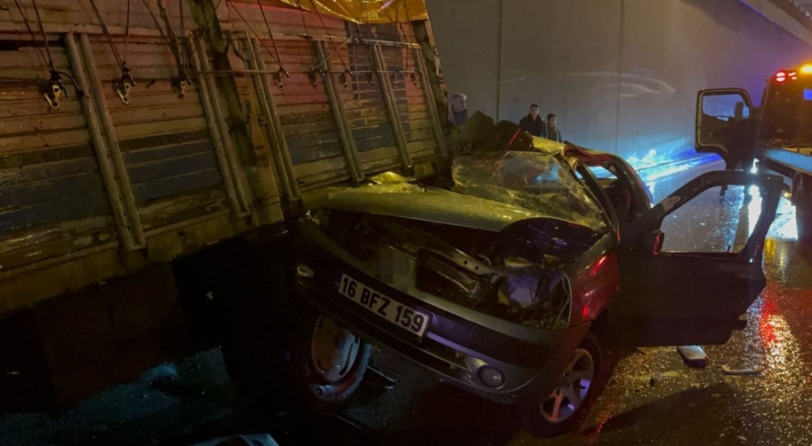 Bursa'da alt geçitte zincirleme kaza: 1 ölü, 1'i ağır 4 yaralı