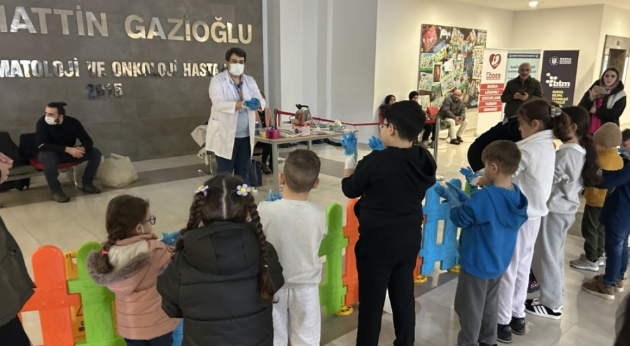 Büyükşehir'den tedavi gören çocuklara moral