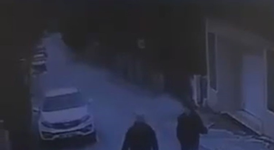 Cinayet gibi kaza kamerada doktorun çarptığı 2 kişi böyle savruldu