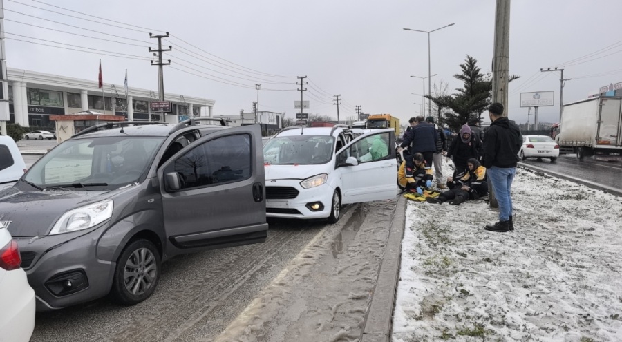Zincirleme kazada 4 kişi yaralandı