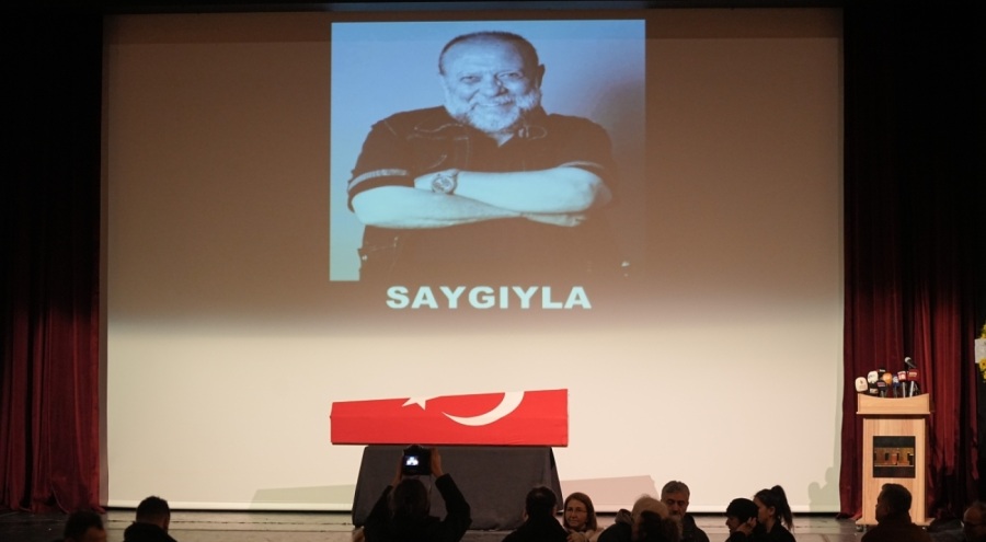 Usta oyuncu Gümüşkaya son yolculuğuna uğurlandı