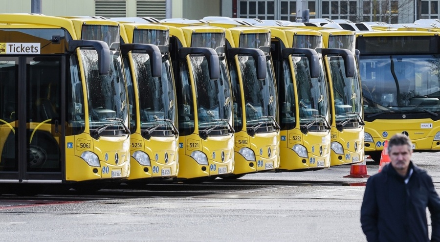 Almanya'nın 6 eyaletinde toplu taşıma grevleri başladı