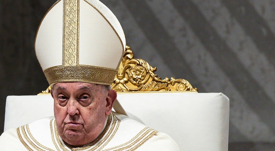 Vatikan: "Papa'nın durumu kritik olmaya devam ediyor"