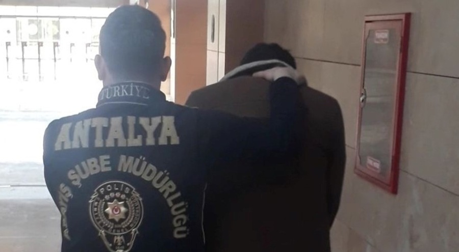 Kendisini MİT görevlisi olarak tanıtıp yarım milyonluk vurgun yaptı