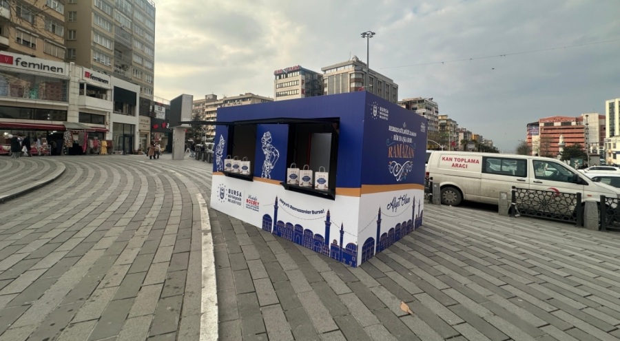 Bursa Büyükşehir Belediyesi iftara yetişemeyenlerin yanında