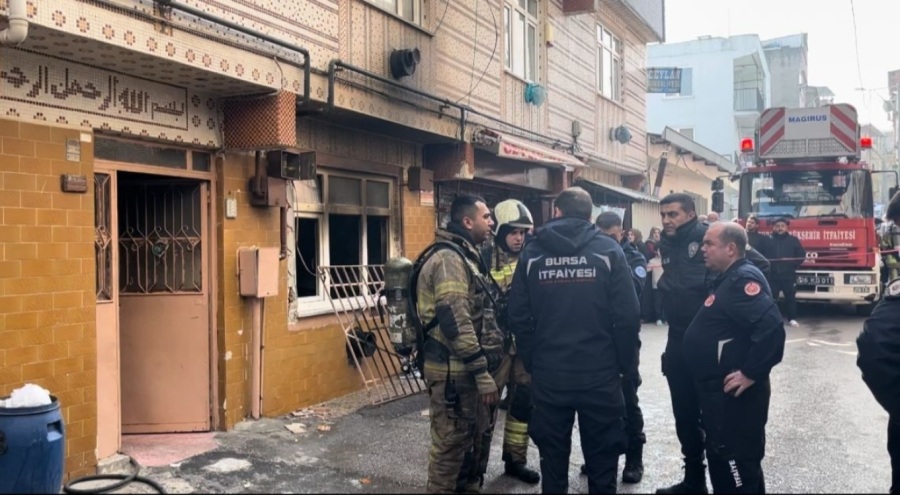 Bursa'da yangında can pazarı...2 si çocuk 4 kişi kurtarıldı