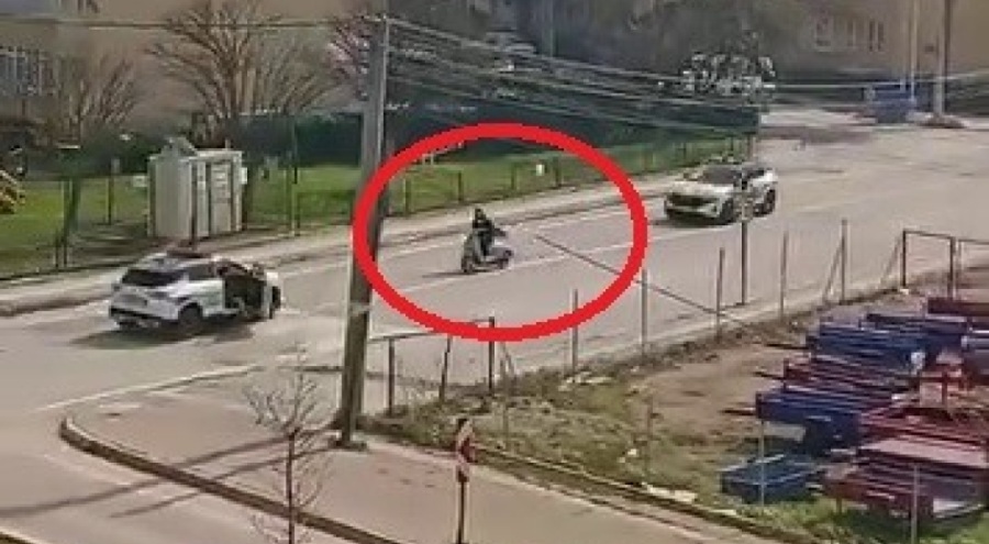 Bursa'da polis ile ehliyetsiz gencin kovalamacası kamerada...