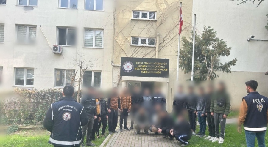 Bursa'da kaçak göçmen operasyonu: 18 göçmen yakalandı, 2 şüpheli gözaltına alındı