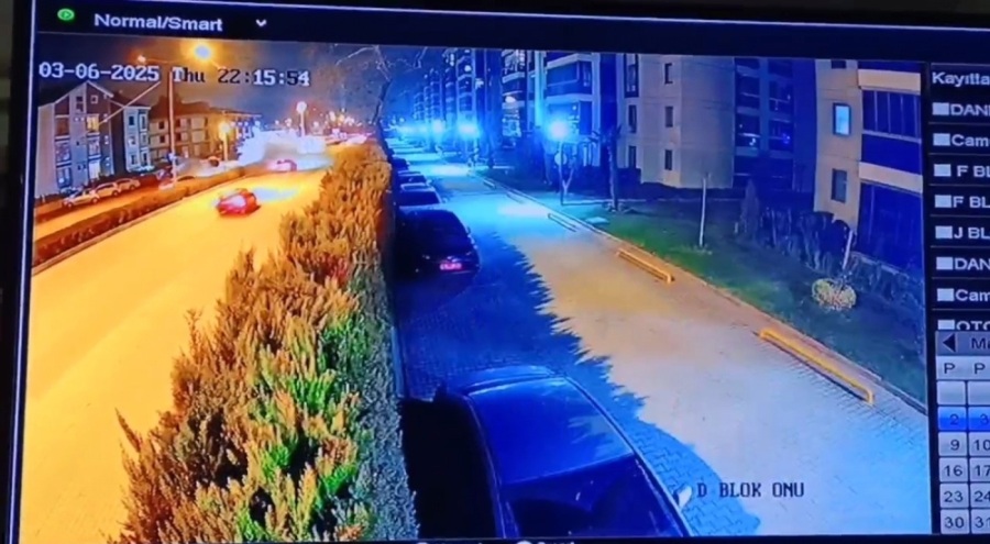 3 aracın karıştığı zincirleme kaza kamerada: 2 yaralı