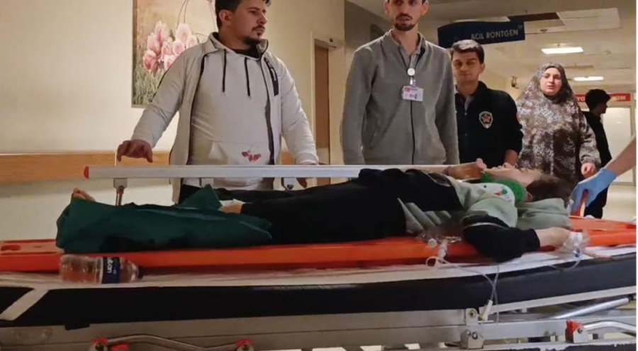 Bursa'da 11 yaşındaki çocuğun ayağı zincire sıkıştı, motosiklet devrildi: 2 yaralı