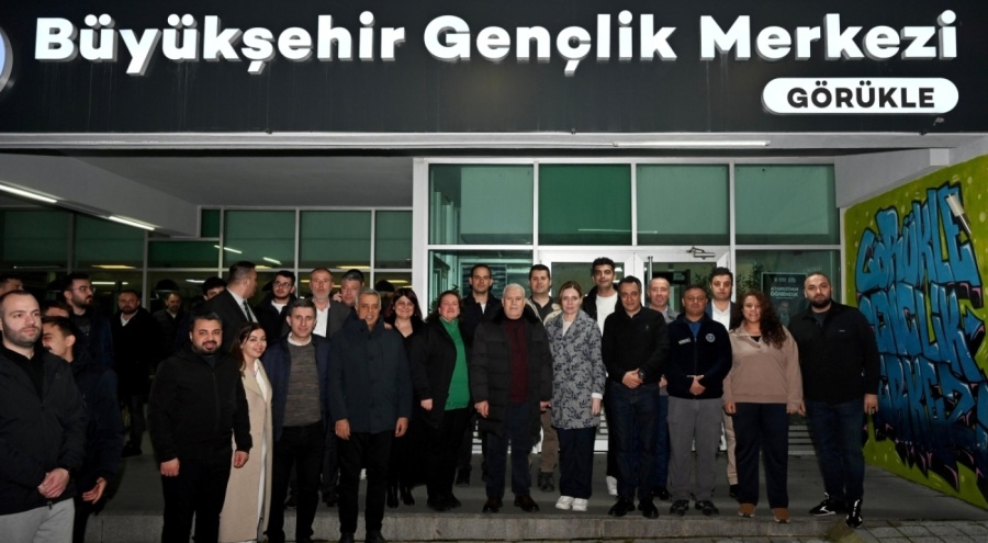 Başkan Bozbey, sahuru gençlerle yaptı