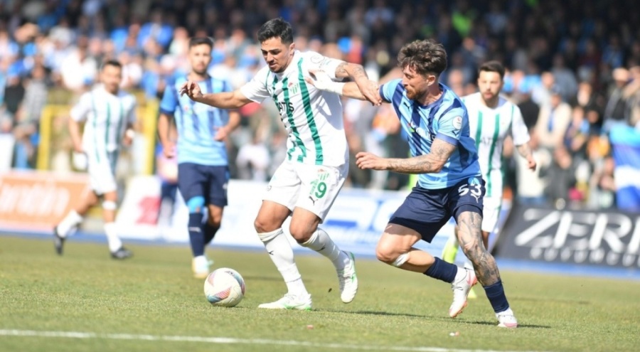 Bursaspor'da Mücahit Can Akçay cezalı