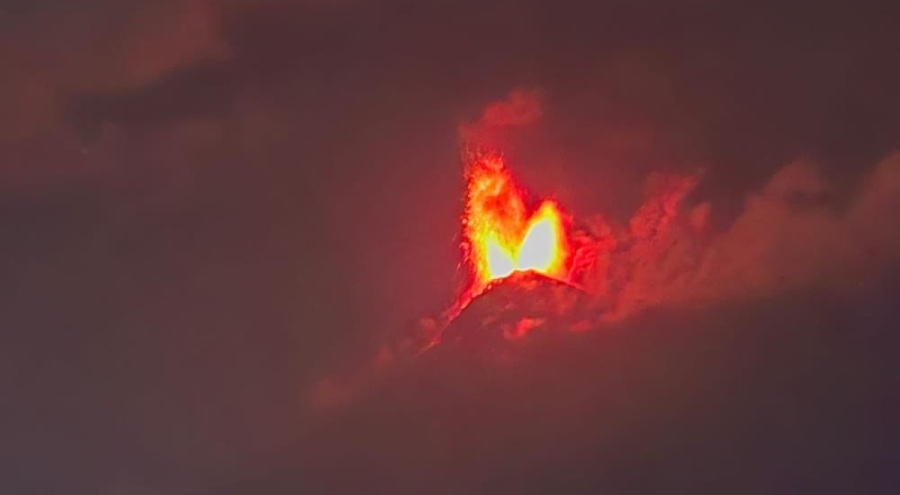 Guatemala'daki Fuego Yanardağı'nda patlama meydana geldi