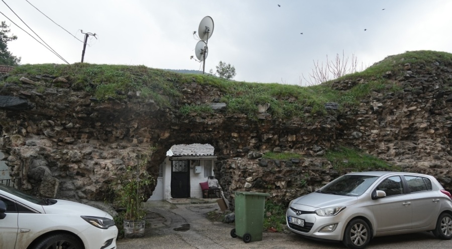 Bursa'da tarihe çanak anten diktiler