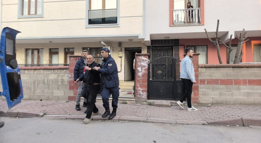 Bursa'da 3 kişiyi bıçak ve çekiçle yaralayan kişi, serbest kaldı