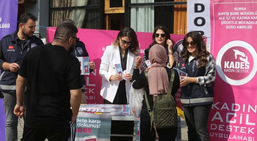 Bursa'da kadına şiddetle mücadelede kadın polisler kolları sıvadı