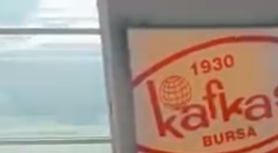 Bursa'da güvenlik görevlileri ile vatandaşlar arasındaki gerginlik