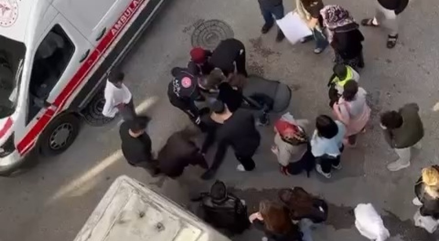 Bursa'da Sokak ortasında sırtından bıçaklandı