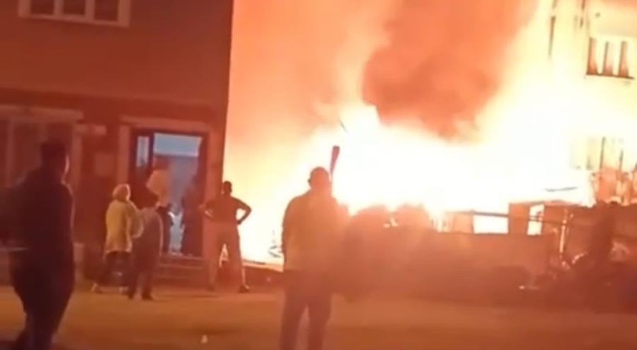 Bursa'da boş baraka alevlere teslim oldu