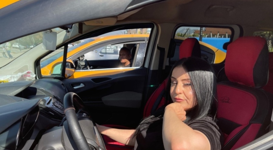 Farklı duraklarda şoförlük yapan karı koca birbirine rakip oldu