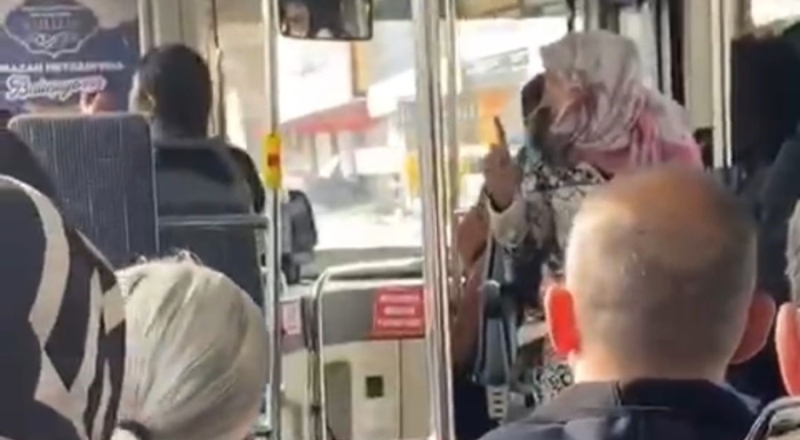 Bursa'da Tanımadığı kadına otobüste evlilik teklifi etti