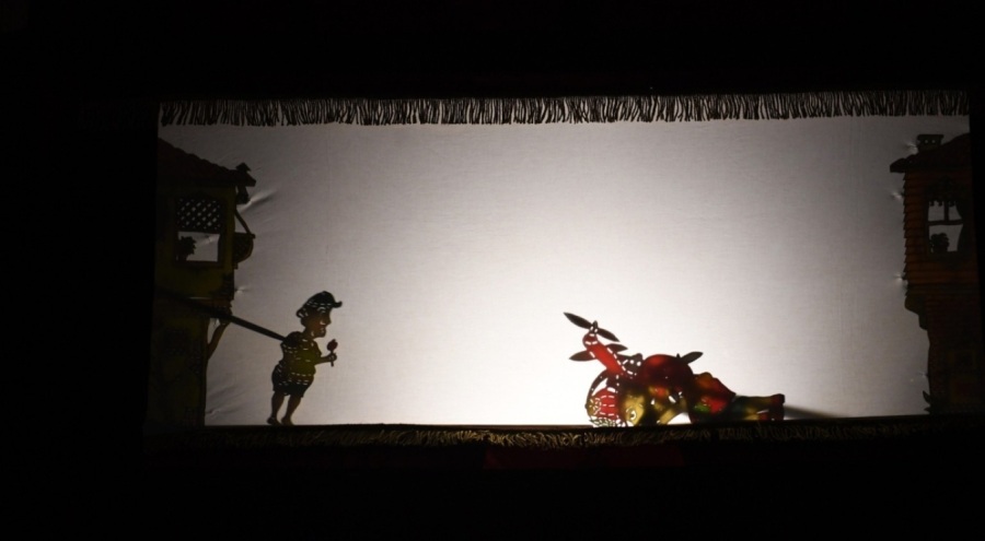 Karagöz'ün uzay yolculuğu perdeye yansıdı