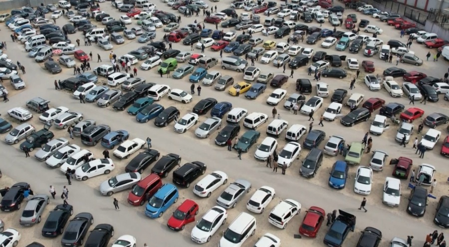 Otomobil alacaklara uyarı: "Kimse bayram üzeri fiyatlar artar, bayram sonu düşer diye beklemesin"