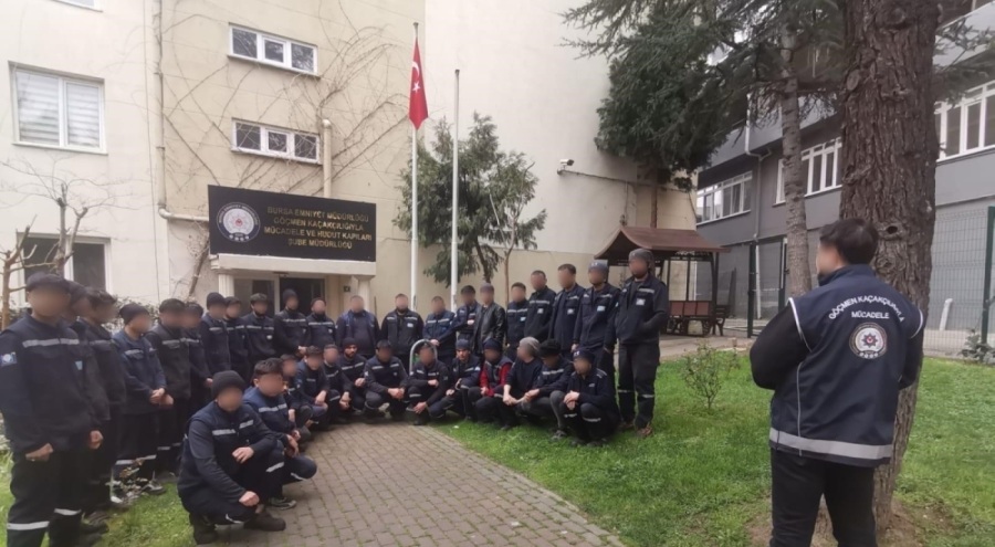 Bursa'da kaçak göçmenleri çalıştırdığı tespit edilen 3 şüpheli yakalandı