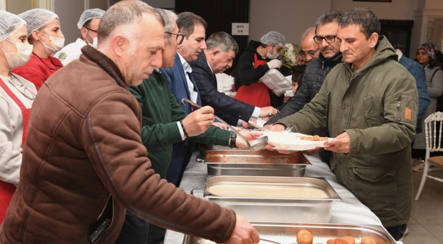 Osmangazi Belediyesi Panayırda iftar sofrası kurdu