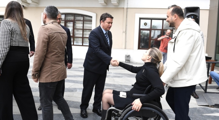 Başkan Aydın, Osmangazi ailesiyle bayramlaştı