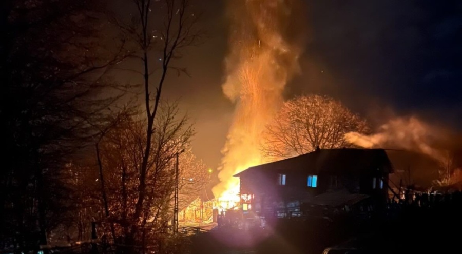 Bursa'da Yaşlı kadının tek başına yaşadığı ev yanarak kül oldu