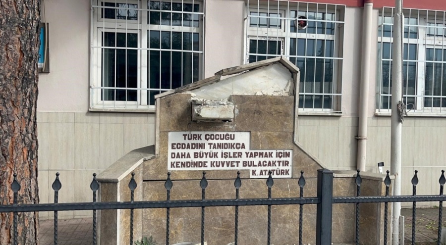 Bursa'da Atatürk büstünü çalan hırsız tutuklandı