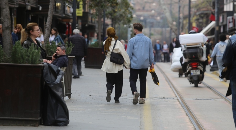 Artık düğünde takılan takılar avukatın